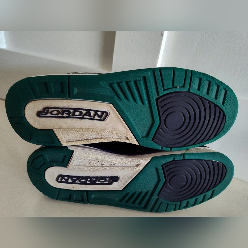 Jordan Air Jordan Flight TR 97 | Black Purple Green | Youth Boy's 7 - Picture 7 of 8